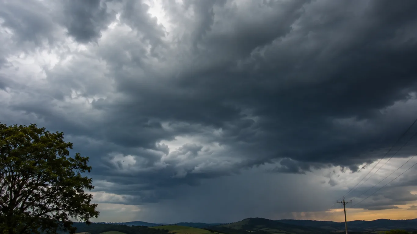 Sul do Brasil terá chuva intensa, ventos fortes e risco de granizo