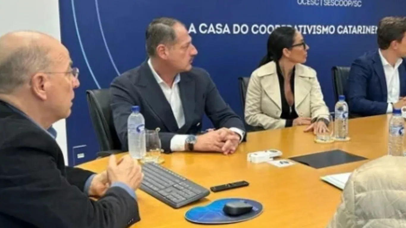 Sistema OCESC recebe embaixador da Geórgia em agenda voltada à abertura de novos mercados internacionais